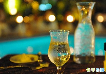 小酌一杯朋友圈语录 适合小酌一杯的朋友圈