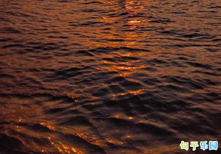 深夜朋友圈现实的文案 深夜生活文案现实的句子