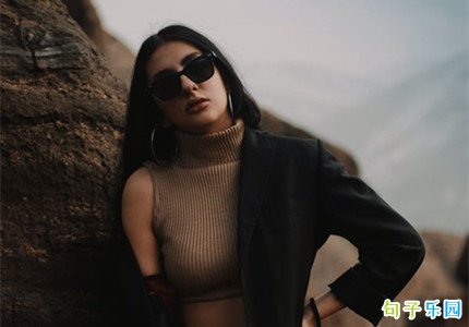 晚上配自拍的精致句子 夜晚自拍照发朋友圈的说说